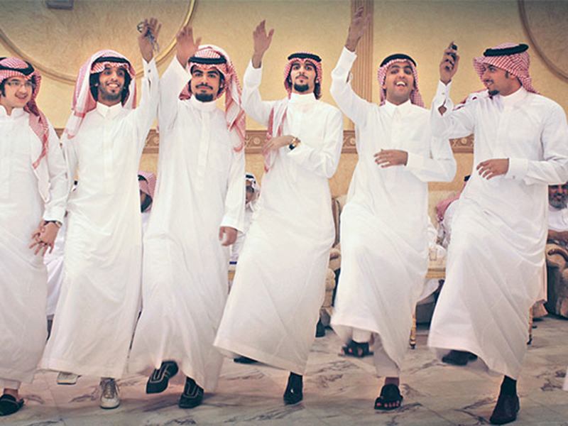 اضغط لمشاهدة الفيديو: مهرجان "مفيش صاحب بيتصاحب" يشعل عرس كويتي!